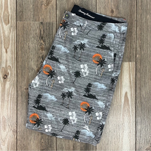 Tommy Bahama Hawaiian Board Shorts in Hula Sunset Quick Dry - Picture 9 of 9